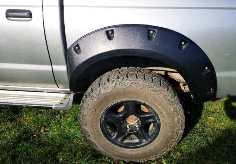 Overfendere aparatori de noroi Nissan Navara D22 1996-2005 model 4 usi