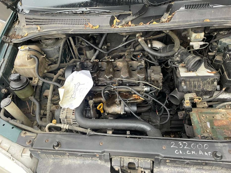 Hyundai Trajet  2.0 CRDI на части хюндай тражет 2.0 црди