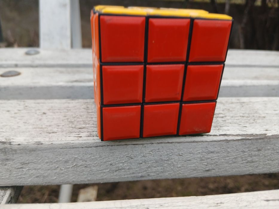 Vand cub rubik in stare bună.