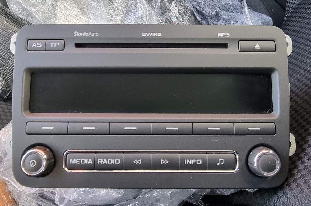 ОРИГИНАЛНА Медия/радио за Шкода Фабия, Октавия, Румстър от 2010-2014