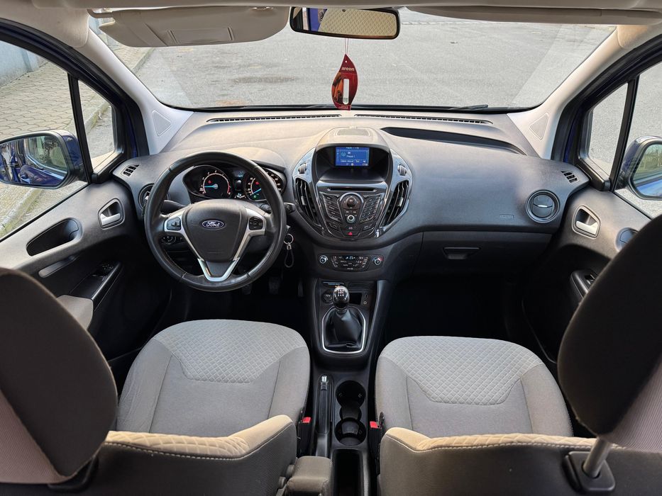 Ford Tourneo Courier Titanium