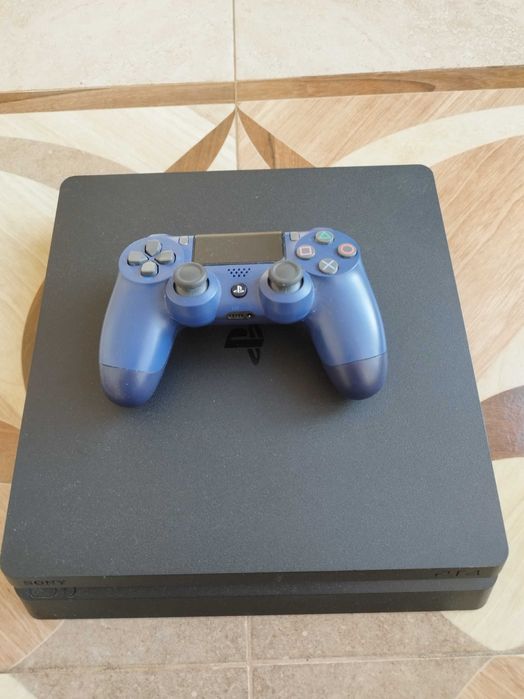 PlayStation 4 slim с 10 игри