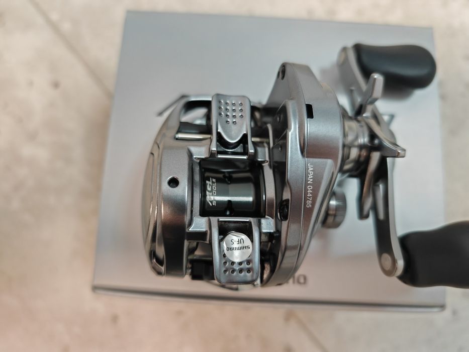 Mulineta cast Shimano 22 Metanium Shallow Edition Left 6.2
