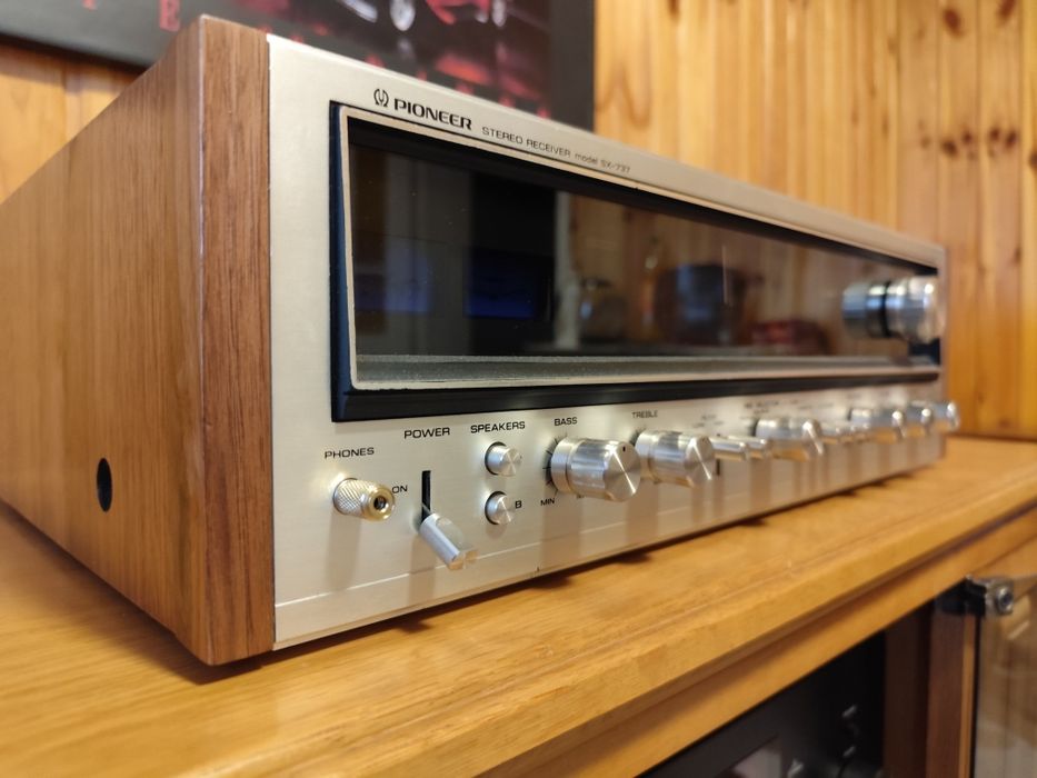 Pioneer SX-737 реставриран