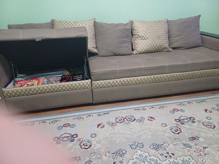 Диван в хорошем состояний