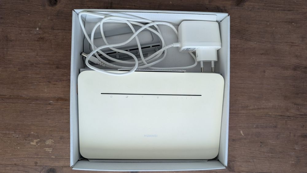 Huawei 4G Router 3 Pro (B535-232) Wi-Fi Dual-Band / Unlocked 4G Modem