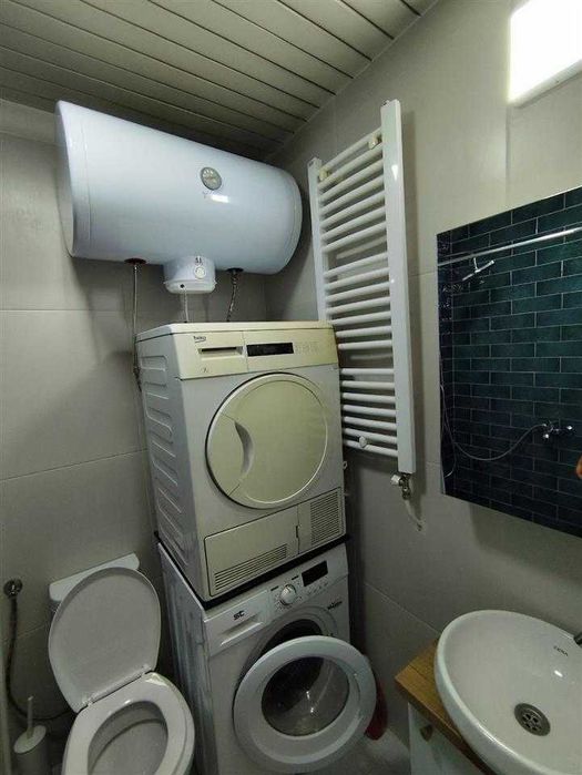 Дава се под наем Тристаен апартамент в Пловдив, Младежки Хълм - 86 кв.м за 392.7 € - Снимка #1