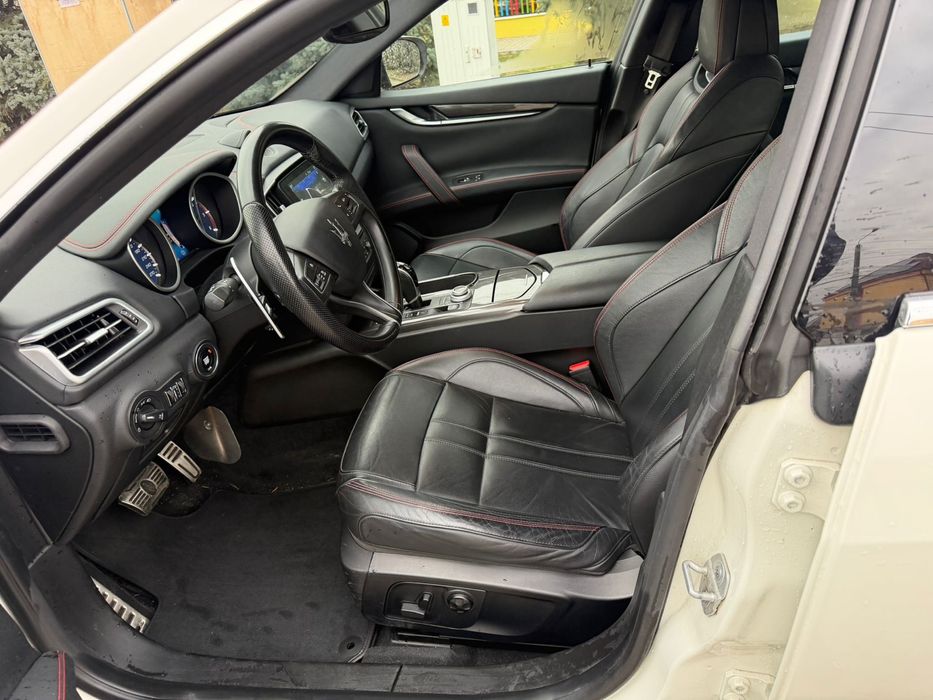 Vand Maserati Ghibli V6, diesel,250CP ,3,0 TDI
