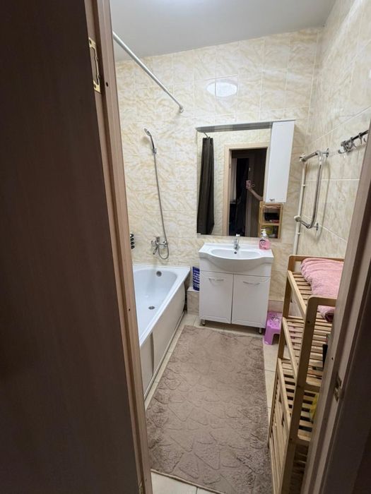 Продам двух комнатную квартиру
