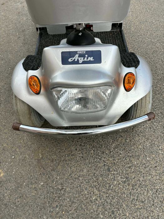 vand scuter electric pt persoane in varsta sau cu dezabilitati