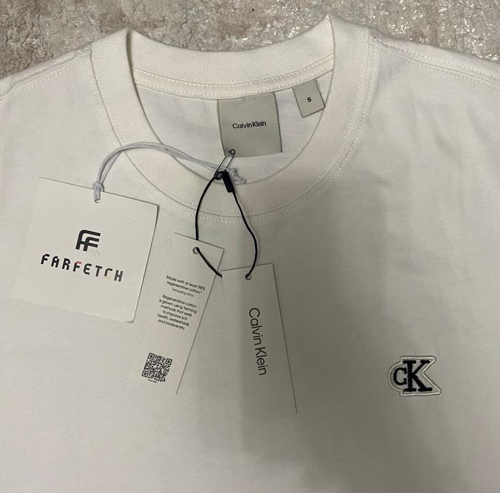 Vand tricou nou de barbati Calvin Klein