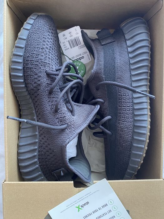 Yeezy 350 V2 cinder/ marimea 45 1/3