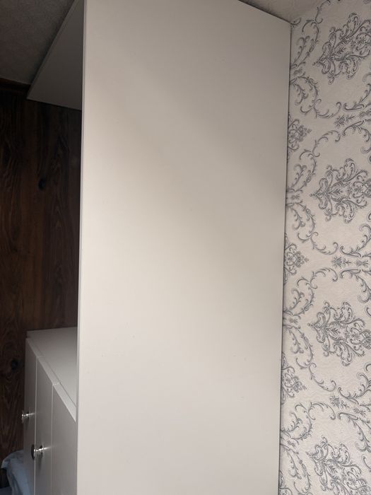 Стол письменный белый