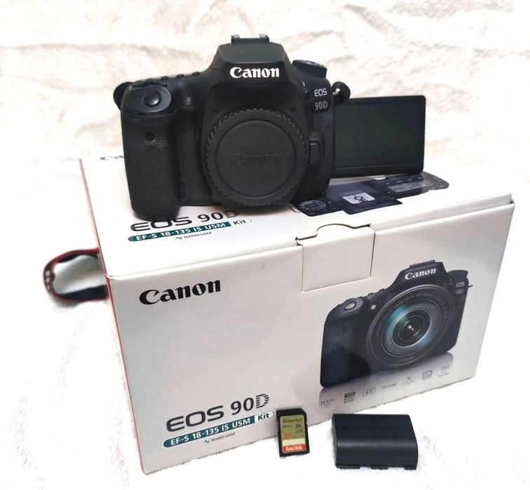 Фотоаппарат Canon 90D комплект