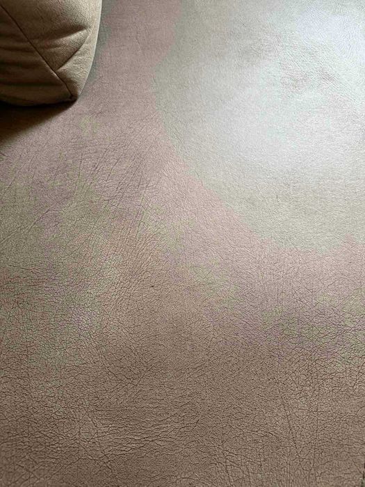 Продавам нов диван