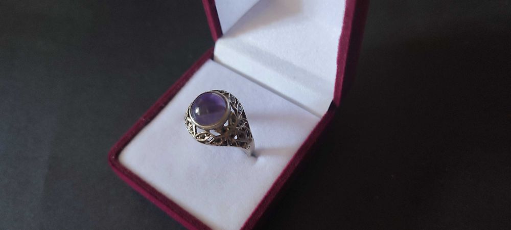 Красивое женское кольцо с камнем АМЕТИСТ
