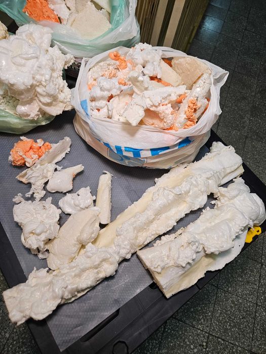 Donez resturi de spuma constructii