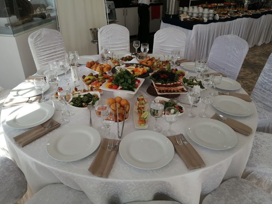 Аренда стульев, столы, стулья, скатерти, посуда