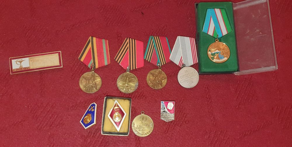 Медали разные в хорошем состоянии