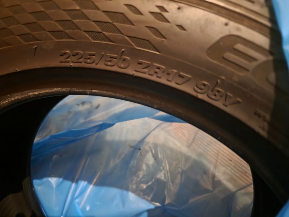 Летни гуми Kumho 225/50 R17 – ДОТ 2022, Перфектни, Свеж грайфер!