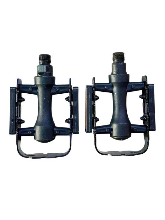 Педали на велосипед.