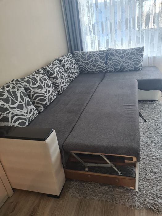 Голям ъглов диван