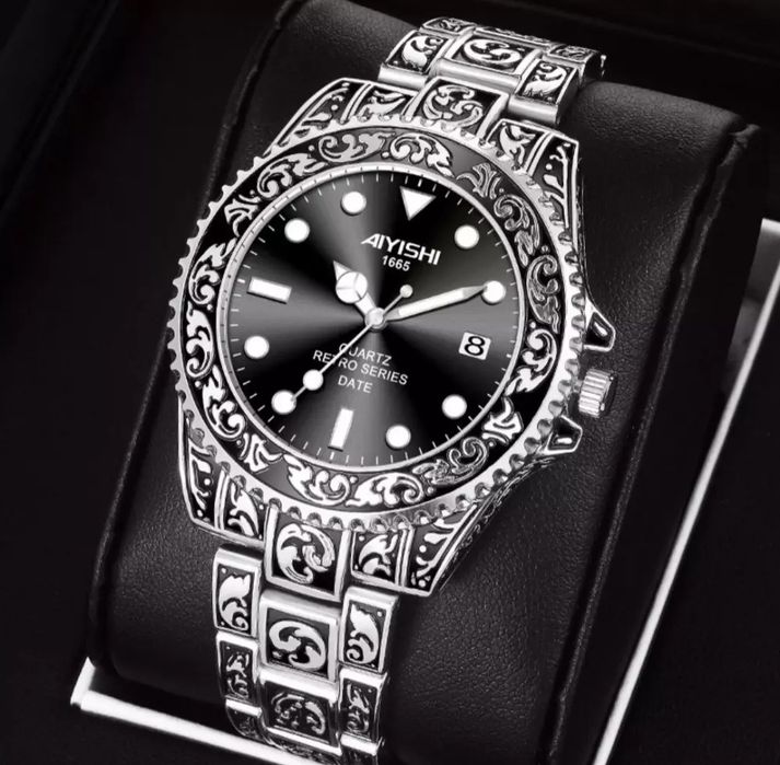 Erkaklar soati, naqshli soat, kavrts soat, klassik soat 2 xil rangda