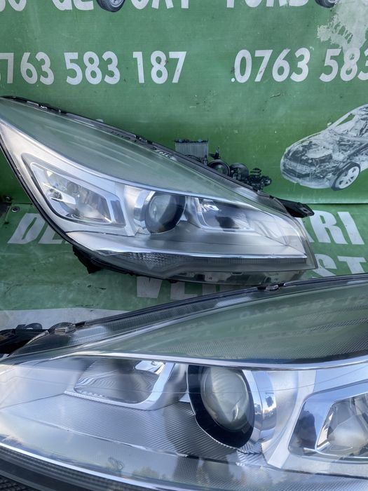 Far dreapta xenon Ford Kuga 2014