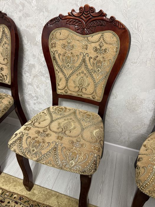 Продам стулья 16штук натуральное дерево