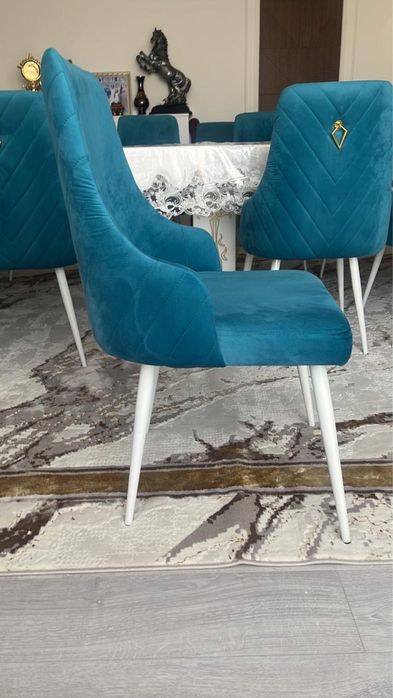 Стулья 24 штук в гостиную