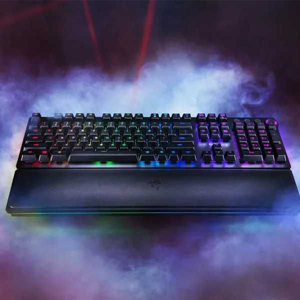 Tastatura Gaming Mecanica Razer BlackWidow Elite, Chroma RGB, taste multimedia, switch Green clicky Noua Sigilata