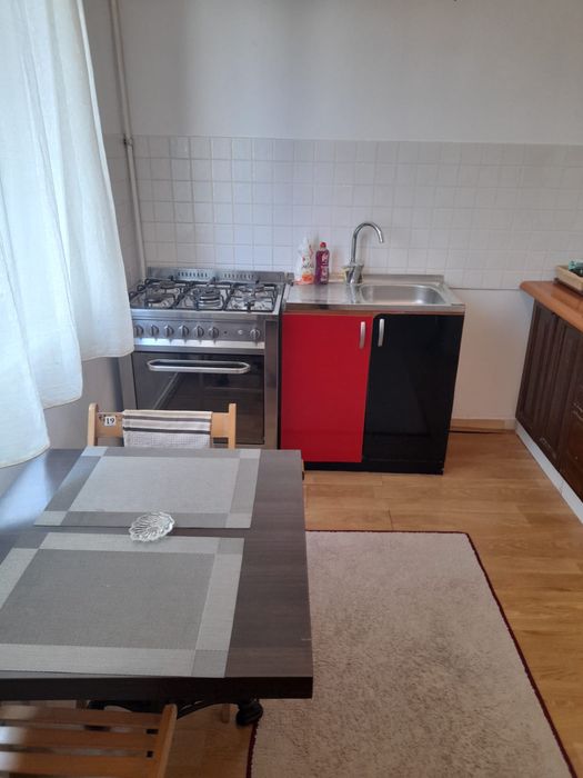 Inchiriez Apartament zona Precista