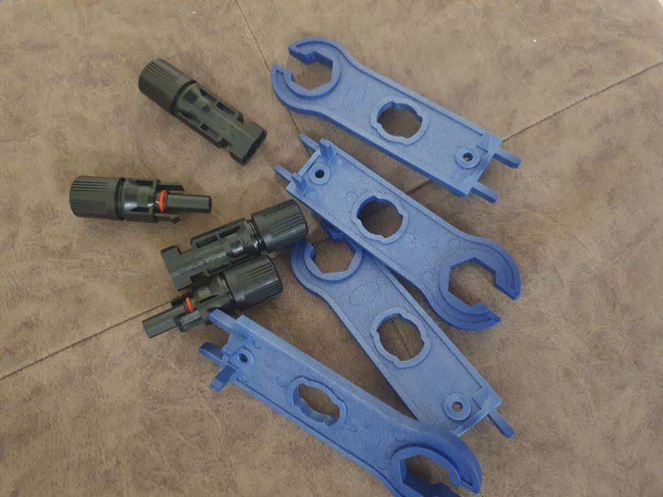 Конектори MC 4 и ключета за фотоволтаични панели КОМПЛЕКТ