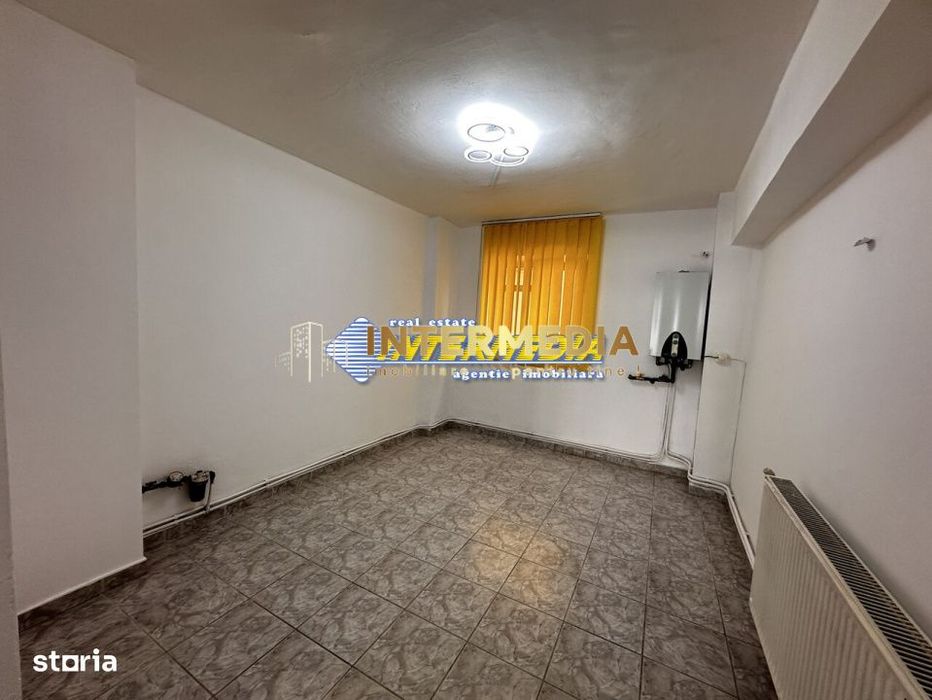 INCHIRIERE Spatiu Comercial CETATE Bulevard 34 mp. Centrala Termopane