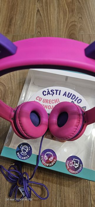 Casti audio cu urechi luminoase  On-Ear