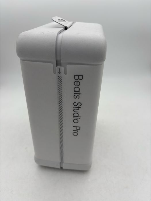 Beats Studio Pro, Wireless, sigilate, transport inclus