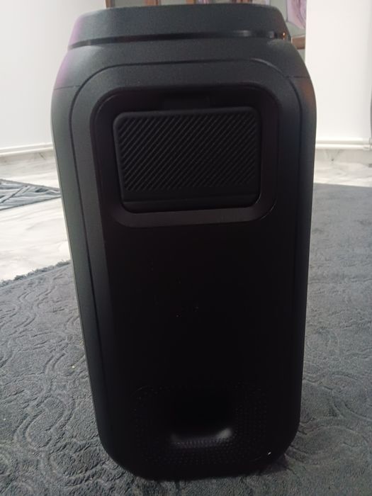 Vând boxă hisense mai multe detalii în privat și nu trimit