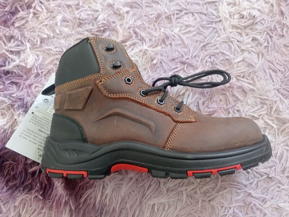 Спец обувь продам