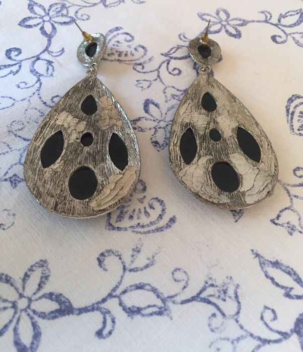 Серьги с зелеными вставками