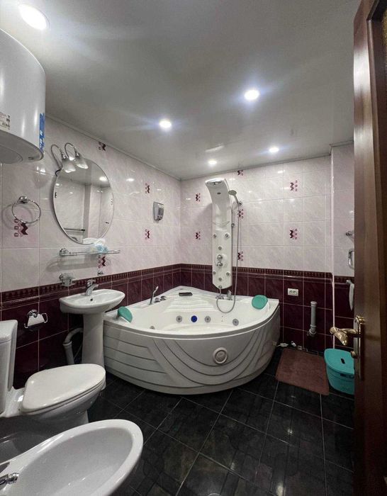 Шота- Руставели   3/2/5 кирпич  #77серия   Гостиница Россия