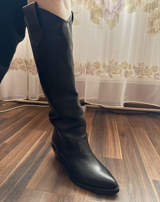 Cizme negre din piele