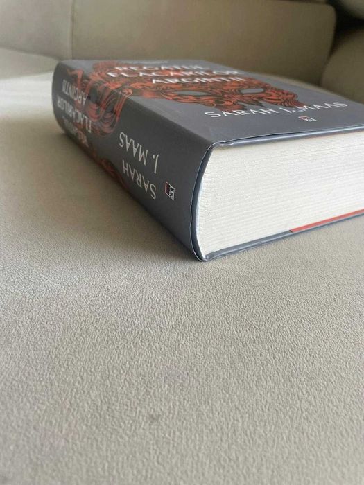 Regatul flacarilor argintii sarah j maas acotar hardcover