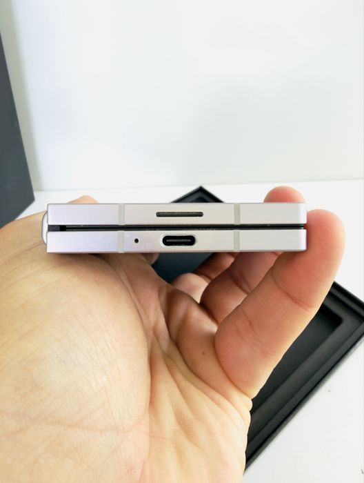 НОВ! Samsung Galaxy Z Fold 6 5G 256GB 12GB Ram Silver Shadow Гаранция!