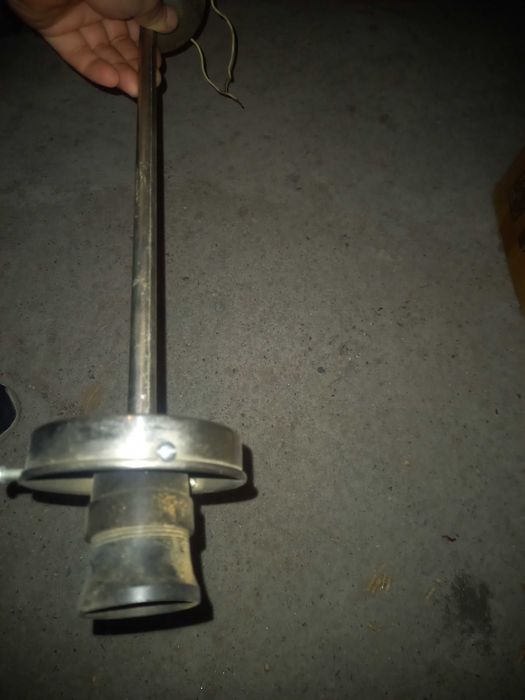 Метална пръчка за лампа полилей продава се само така както се вижда