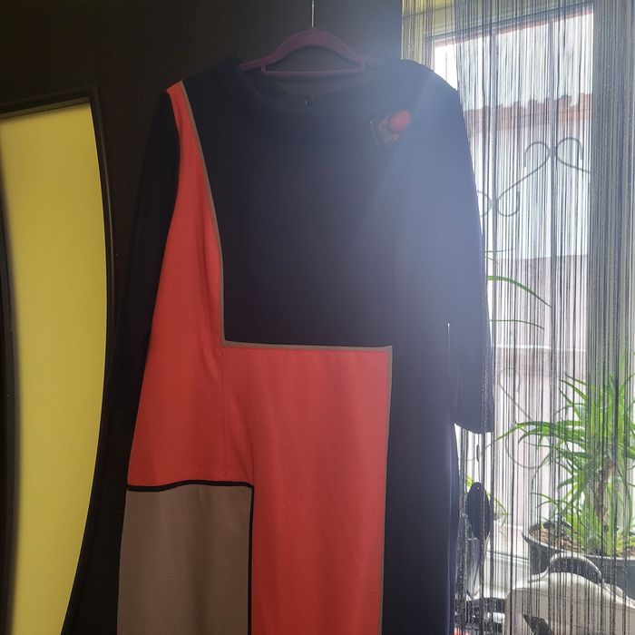 Продам платье шерстяной