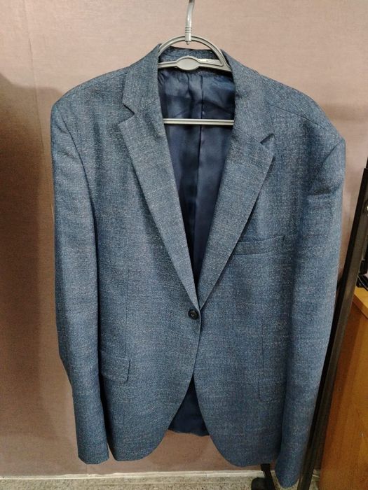 Продам отличный костюм