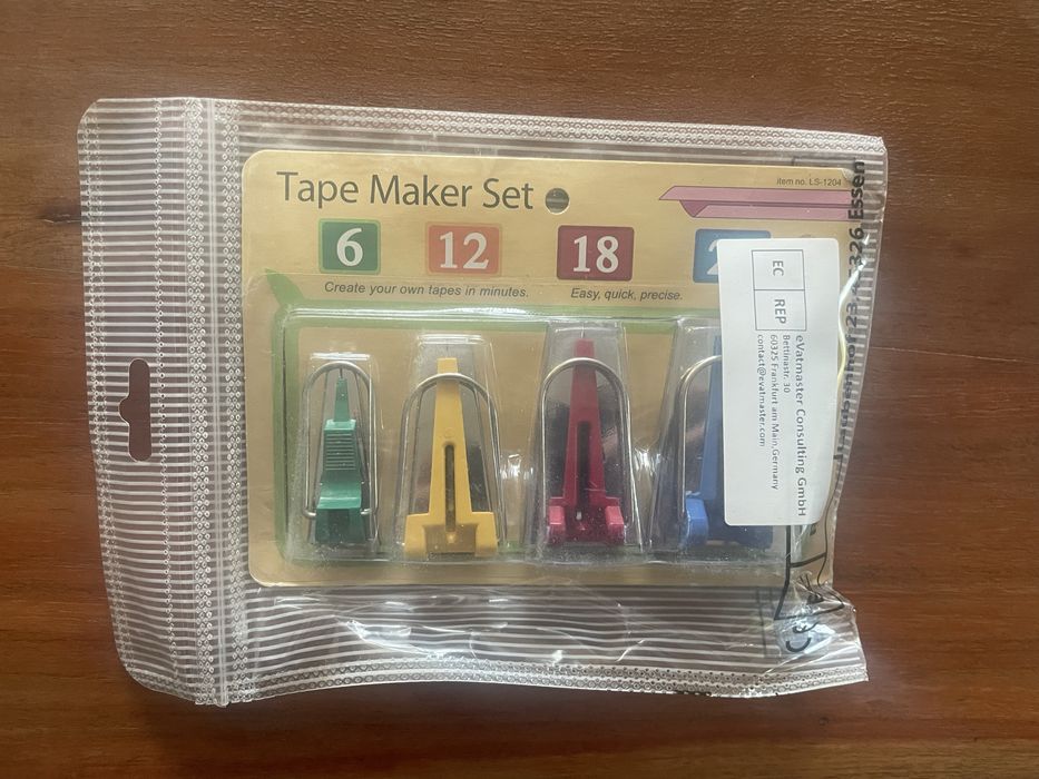 Set dispozitive croitorie creare banda bie (bias tape maker)
