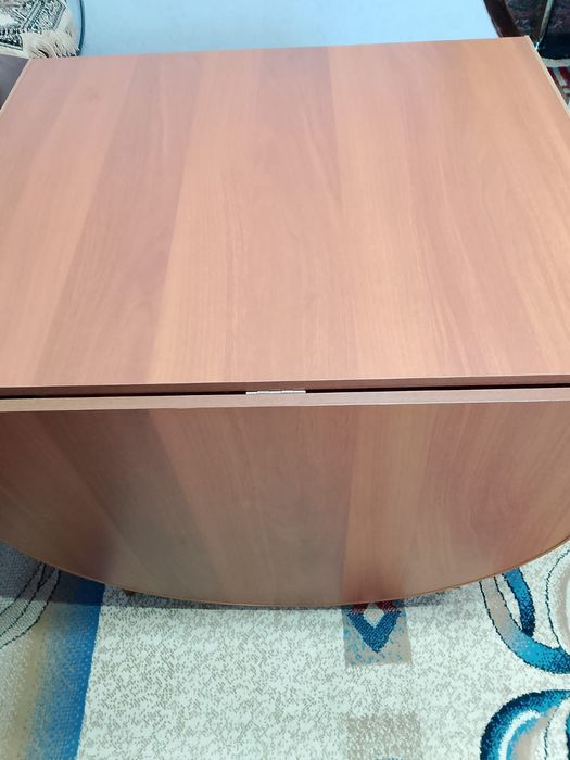 Продам деревянный стол