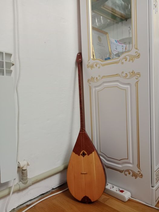 Домбыра сатылады