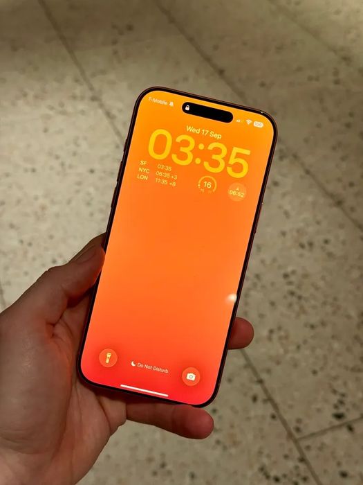 iPhone 17 Pro Orange